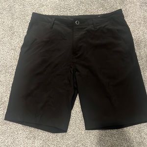 Men’s Black Volcom Surf & Turf Shorts in Size 34